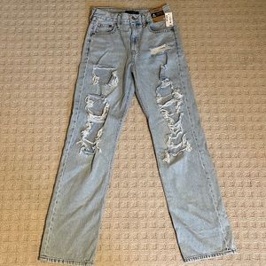 Aeropostale Distressed 90’s Jeans